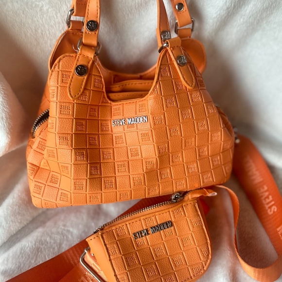 Steve Madden orange small purse - Picture 3 of 8
